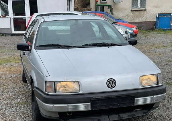 Volkswagen Passat cena 10900 przebieg: 166864, rok produkcji 1991 z Ryglice małe 137